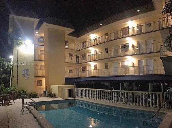 427 Santander Ave APT 202, Coral Gables, FL 33134