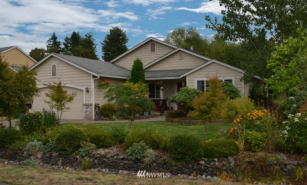1050 Eagle Crest Way photo 1
