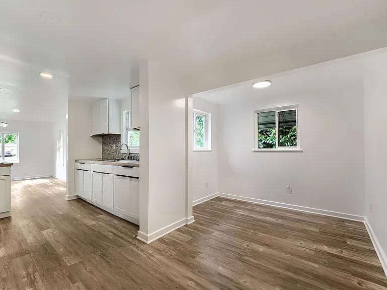 6215 28th St NE — Photo 5