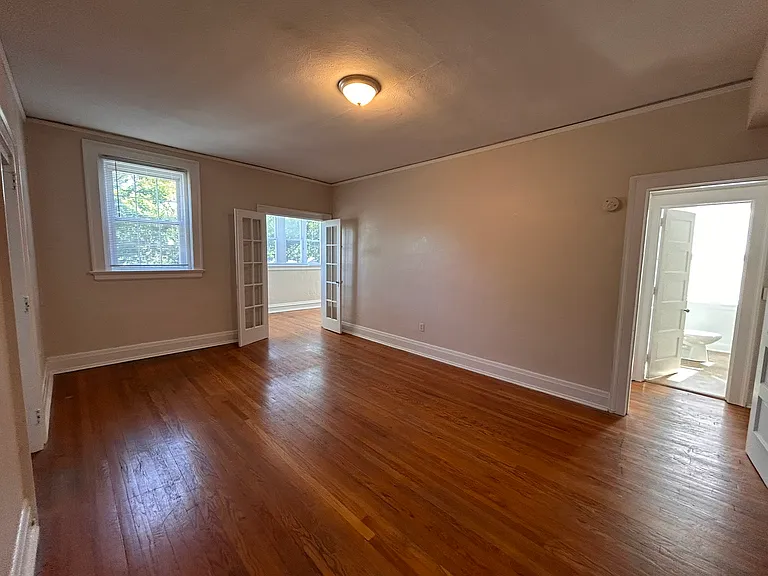 506 N Buchanan Blvd — Photo 3