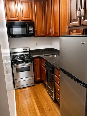 Kitchen, photo 1