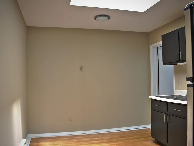 424 N Main St — Photo 8