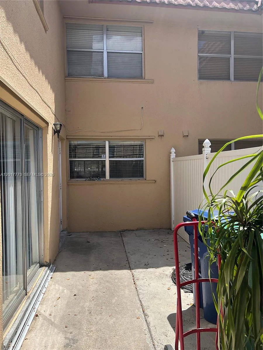 Building Photo - 7106 NW 169th St #7106