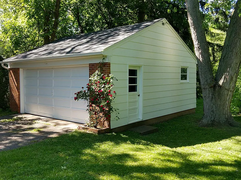 2164 Westfall Rd — Photo 5