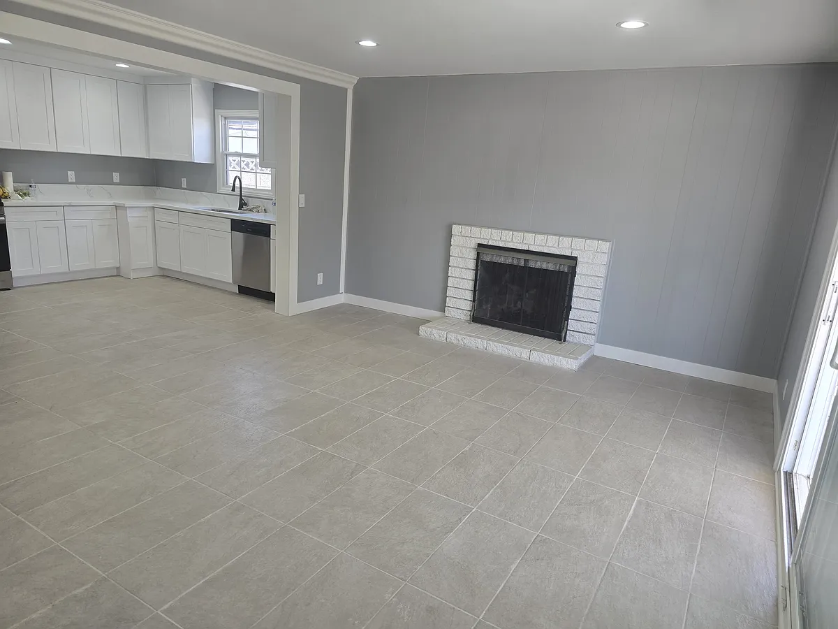 Building Photo - 5302 Caliente Dr