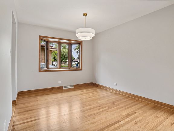 5th image of 8824 S 55th Ct