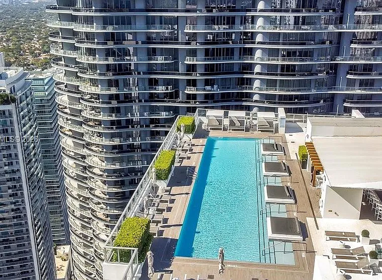 1010 Brickell Ave #1810 — Photo 28