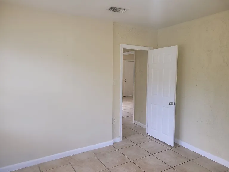 508 Booker St — Photo 17