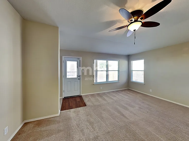 765 Tomah Dr — Photo 5