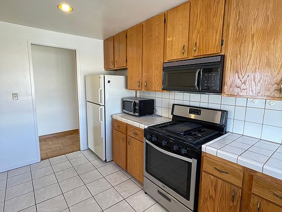 3rd image of 387 4th Ave