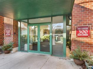 300 Main St APT 811, Little Falls, NJ 07424