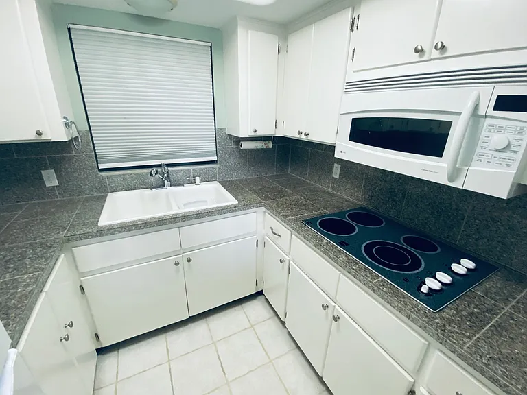 117 Country Club Dr #702 — Photo 11