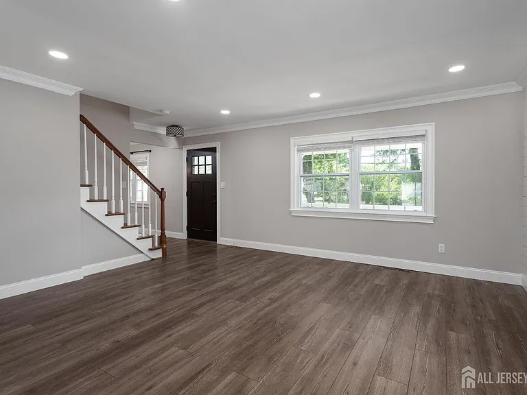 65 Hastings Rd — Photo 2