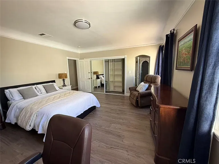 113 N Doheny Dr — Photo 7