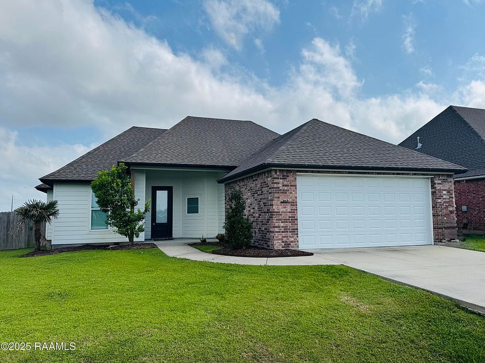 1st image of 302 Tall Oaks Ln
