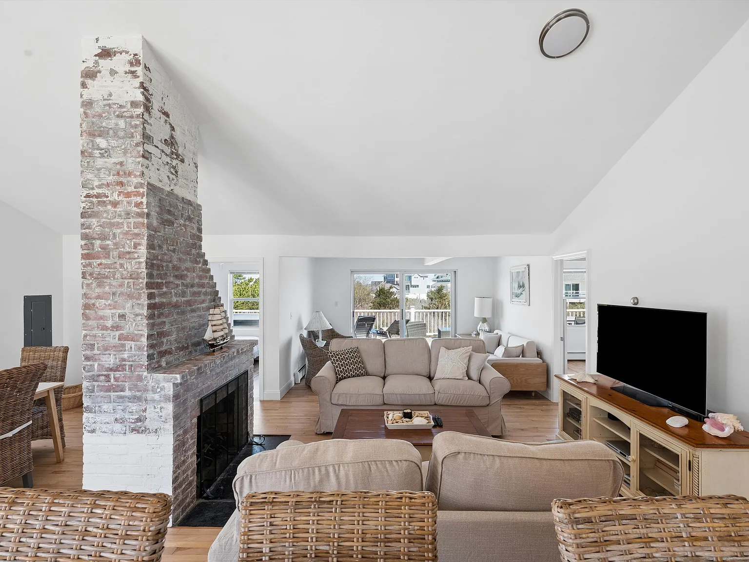Westhampton Dune 3 Bed 1.5 Bath Oasis! Sept 8k — Photo 4