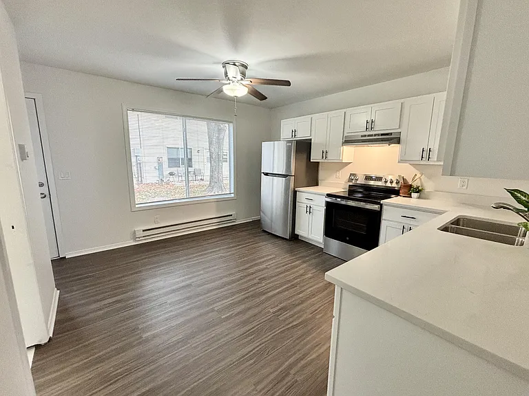Sundale Townhomes — Photo 54
