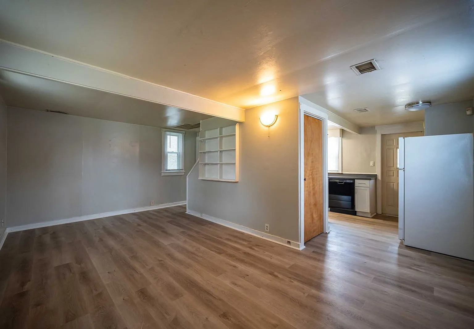 2 bed, 1.0 bath, $1,399 — Photo 2