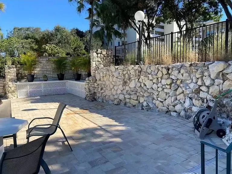 1235 S Highland Ave #103 — Photo 6
