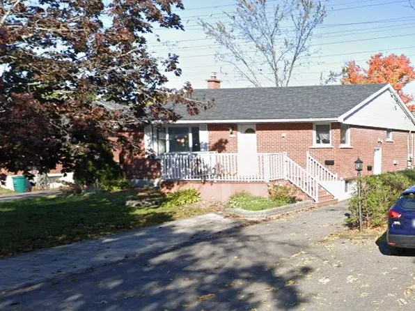 1301 Woodside Dr #B, Ottawa, ON K2C 2H1