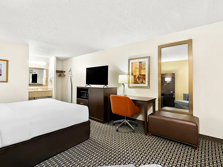 Quality Inn — Photo 7