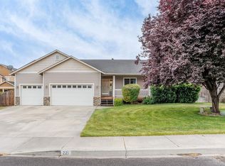 221 W 52nd Ave, Kennewick, WA 99337