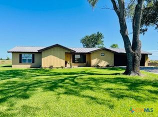 4241 Wood Hi Rd, Victoria, TX 77905