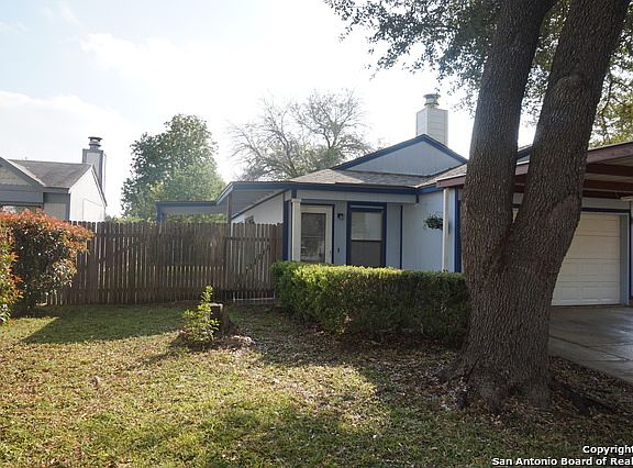 3rd image of 10018 Amber Field Dr
