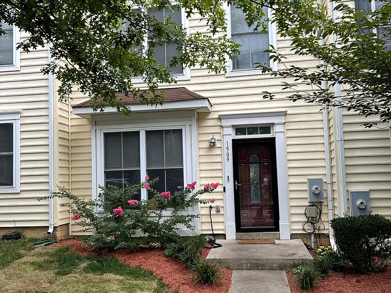1509 Tubman Rd SE — Photo 1