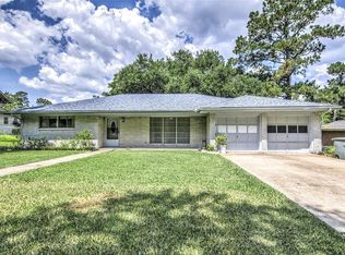 2116 Avenue R, Huntsville, TX 77340