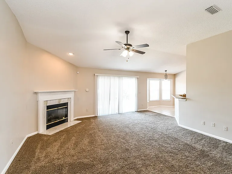 413 Cottage Cove Ct — Photo 3