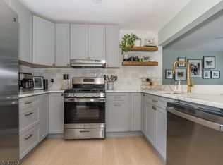 148 Grove St #2, Montclair, NJ 07042