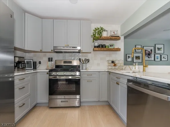 148 Grove St #2, Montclair, NJ 07042