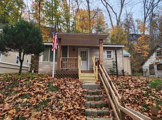 217 Stoughton Bch, Slippery Rock, PA 16057