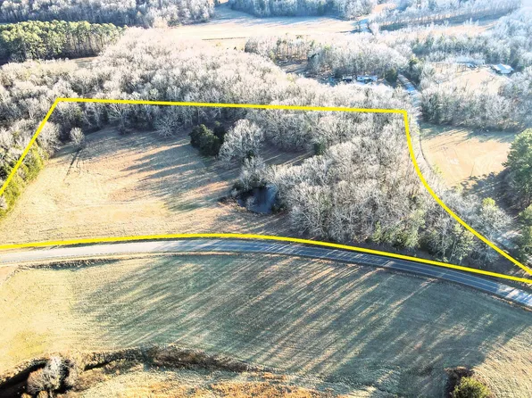 1 Maytown Rd, Bruceton, TN 38317