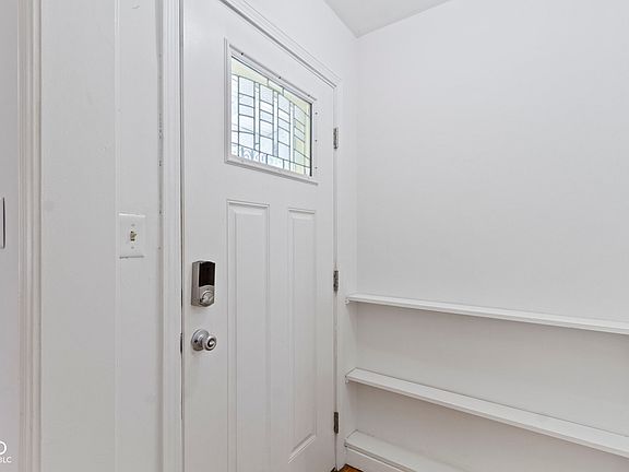 5th image of 2412 Baur Dr
