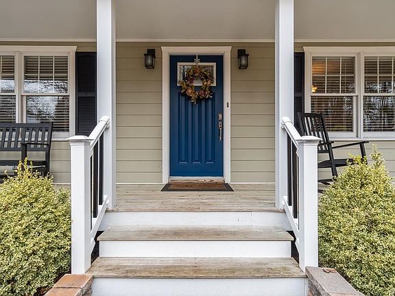 3rd image of 3517 S Woodland Cir