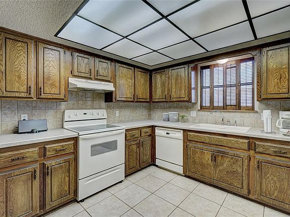 5th image of 7309 NW 125th St