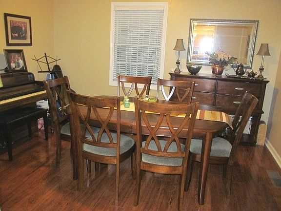 4th image of 2106 Carol Dr