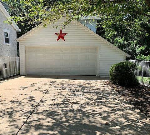 4th image of 701 W Montgomery Ave