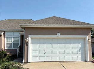 208 SW Chartwell Dr, Lees Summit, MO 64082