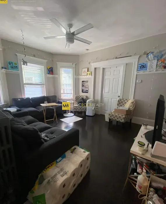 6 bed, 9999 sqft, $9,000 — Photo 2