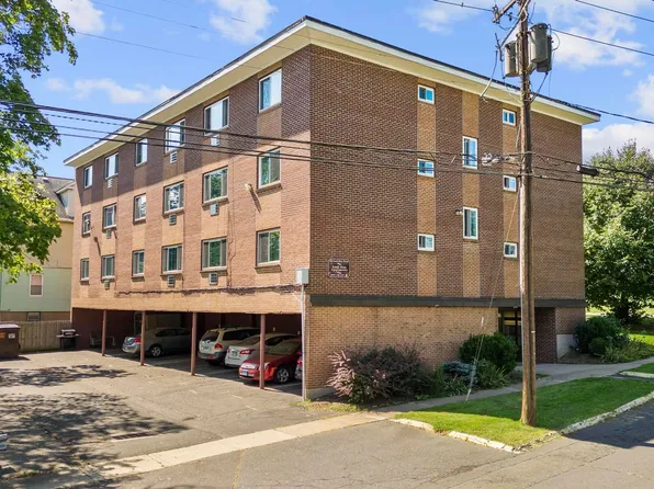 142 S Main St APT 3C, Middletown, CT 06457