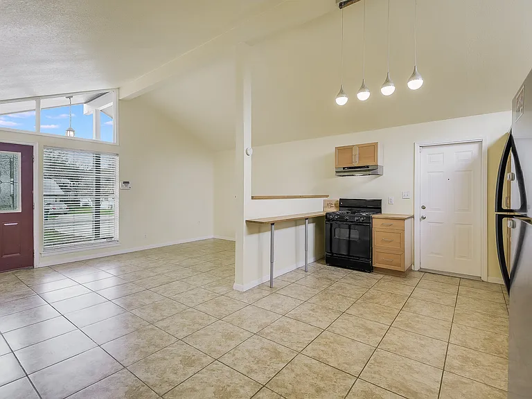 227 Shin Oak Dr — Photo 8