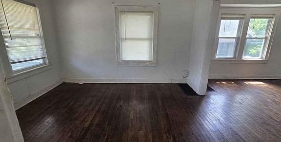 3rd image of 5038 Bellefontaine Ave