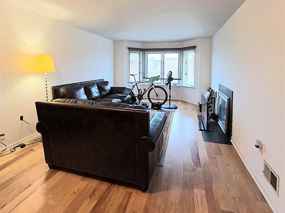 4th image of 603 Ellery Ct #603
