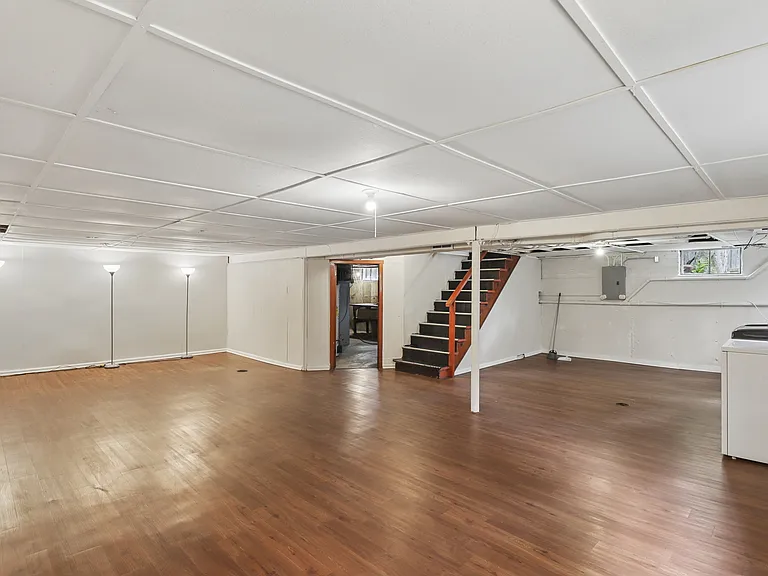 893 S Poplar Ave — Photo 14