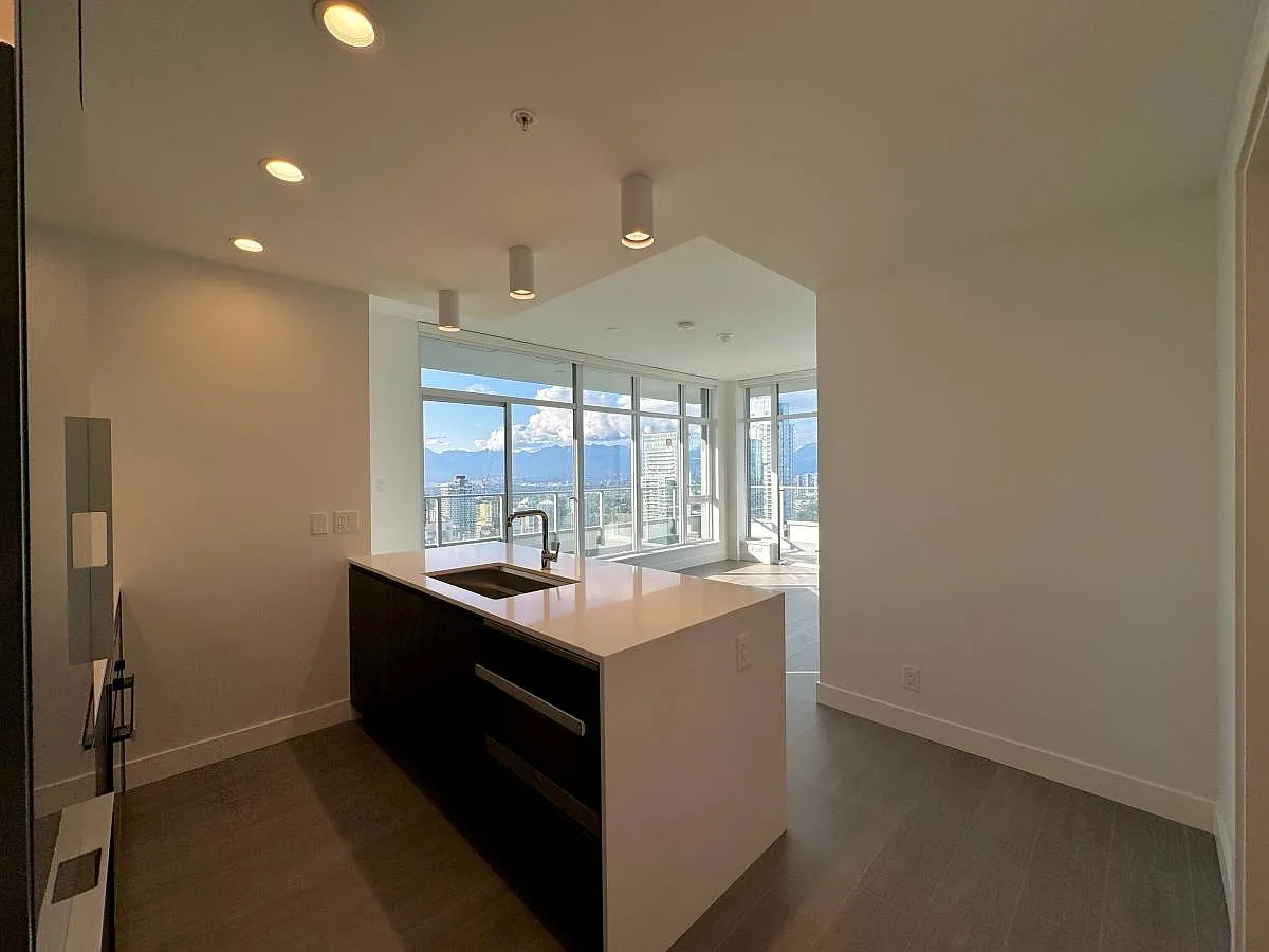 2 bed, 744 sqft, $3,200 — Photo 3