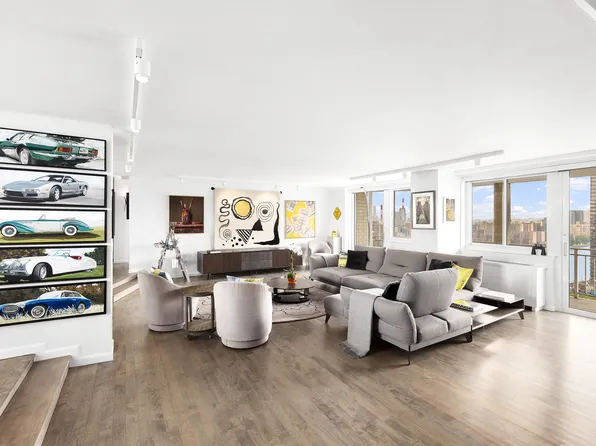 515 East 79th Street image 2 of 24