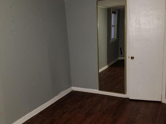 5th image of 1730 N Washtenaw Ave